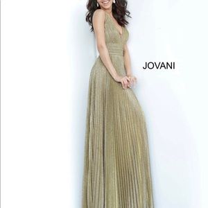 NWT Jovani sleeveless gold pleated evening gown (Size 12)